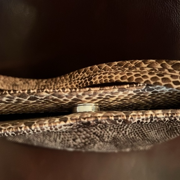 NineWest Vintage Soft Snakeskin Print with Shoulder/Crossbody Strap - Picture 4 of 9
